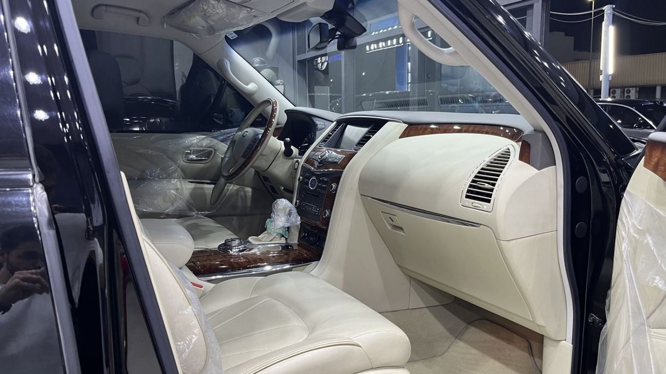 Infiniti QX80 LUXURY Infiniti QX80 2015 VERY LOW MILAGE GCC FULL DEALER SERVICE HISTORY