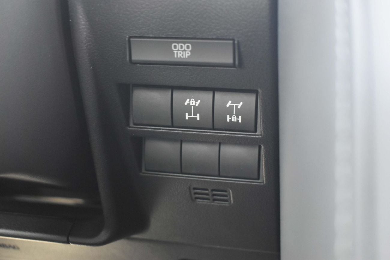تويوتا لاند كروزر Toyota Land Cruiser VX 4.0 2026 Full GCC