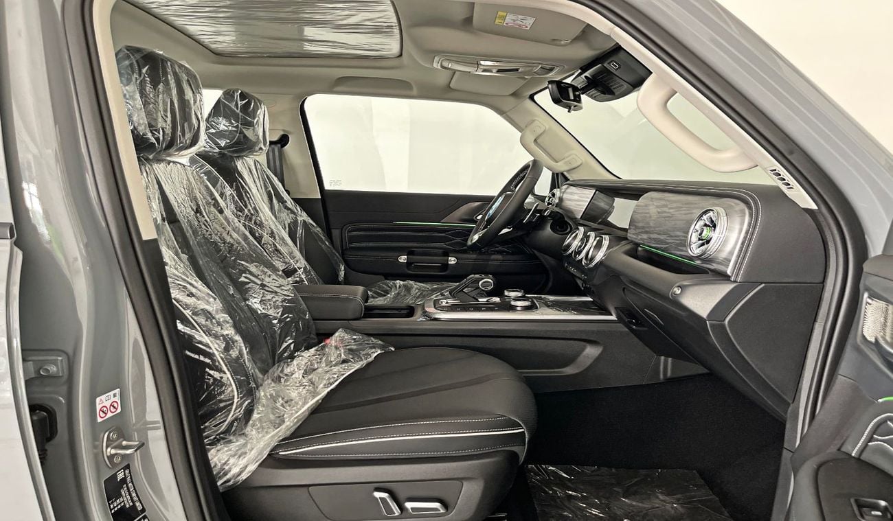 Tank 300 Challenger 2.0T 2L-4CYL 252 horsepower L4 9-speed manual transmission