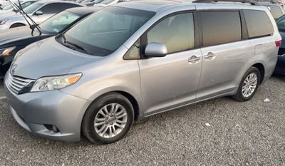 Toyota Sienna XLE Full Option