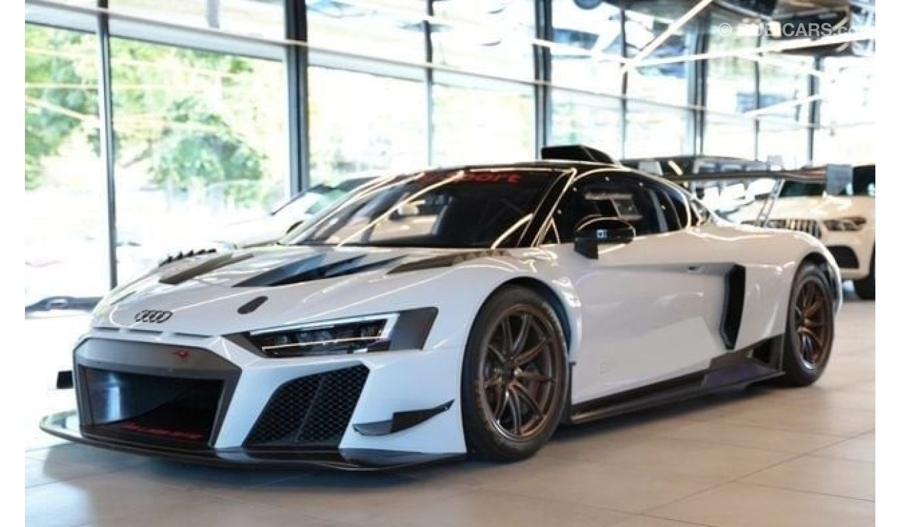 Audi R8 5.2 V10 GT2 LMS