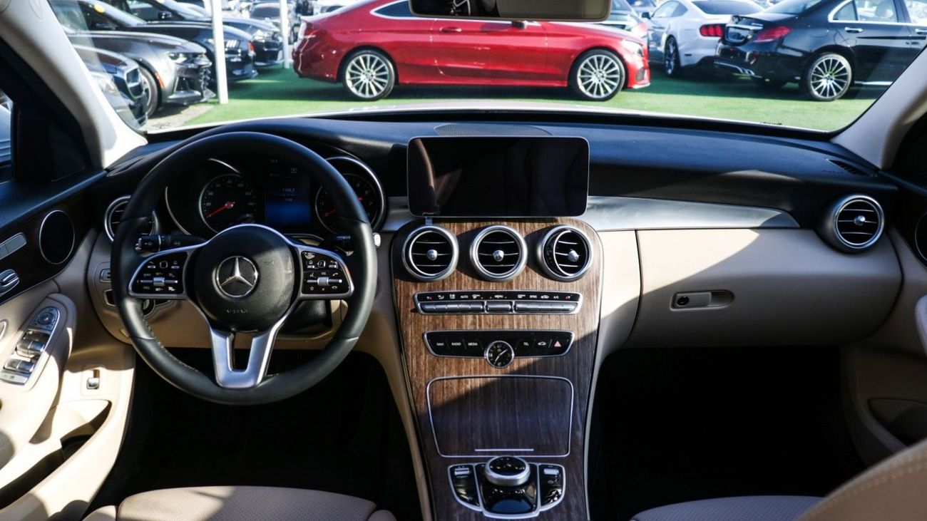 مرسيدس بنز C 300 4MATIC
