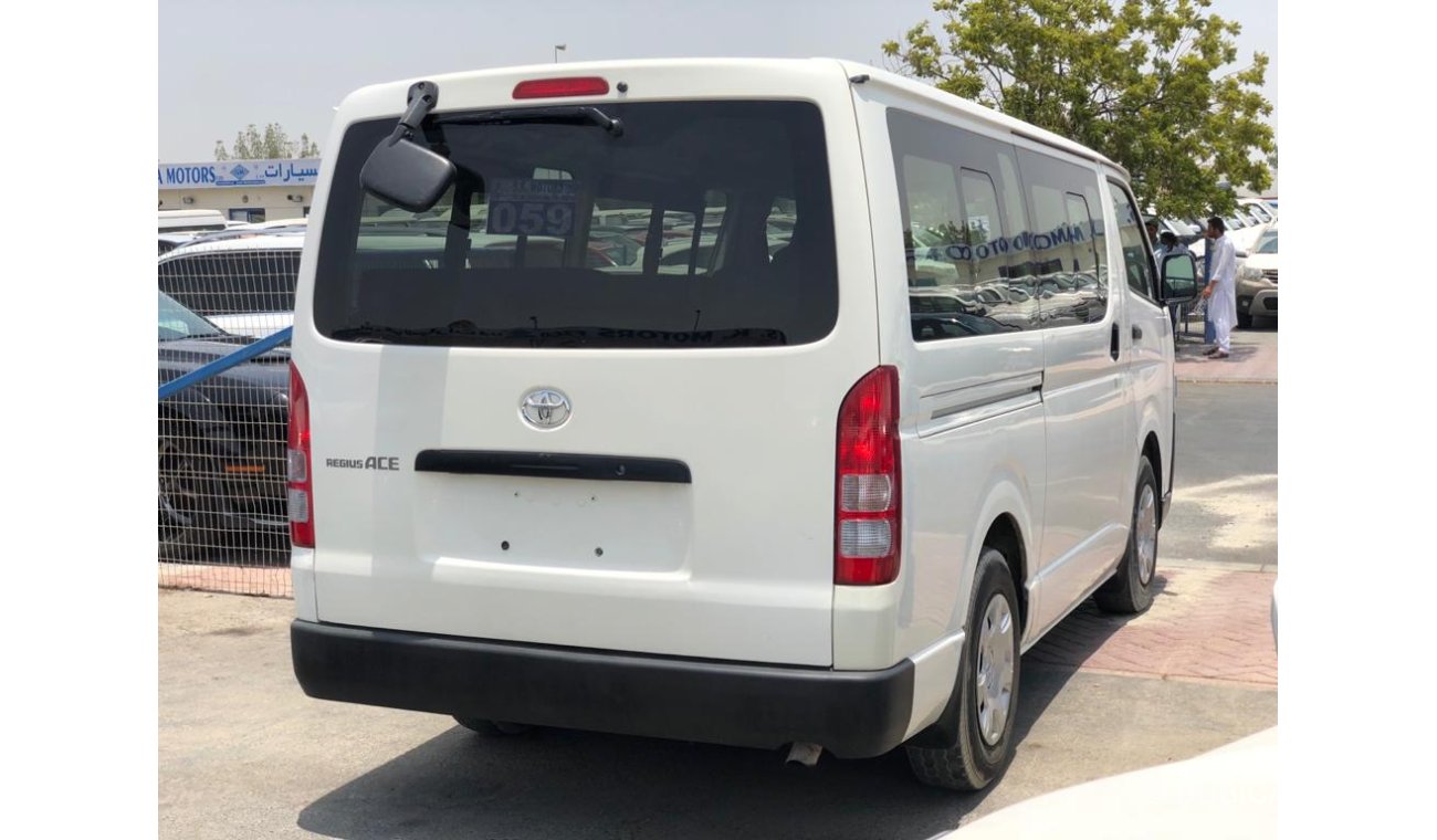 Toyota Hiace MINT CONDITION, GCC SPECS, STANDARD ROOF, CODE-39974