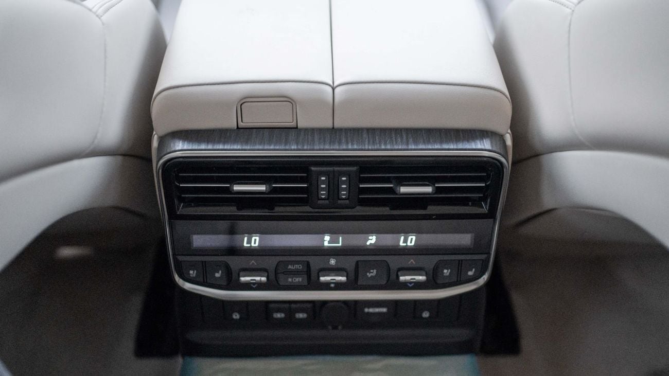 Toyota Land Cruiser 2025 Toyota Land Cruiser 300 VXR 3.5L AT Hybrid (Bronze)