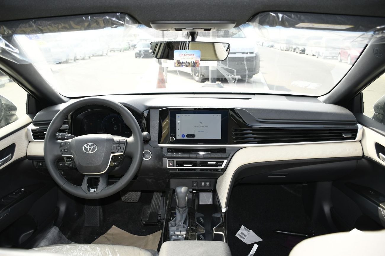 تويوتا كامري 2.5L LE HEV With Panoramic (Ready Stock)