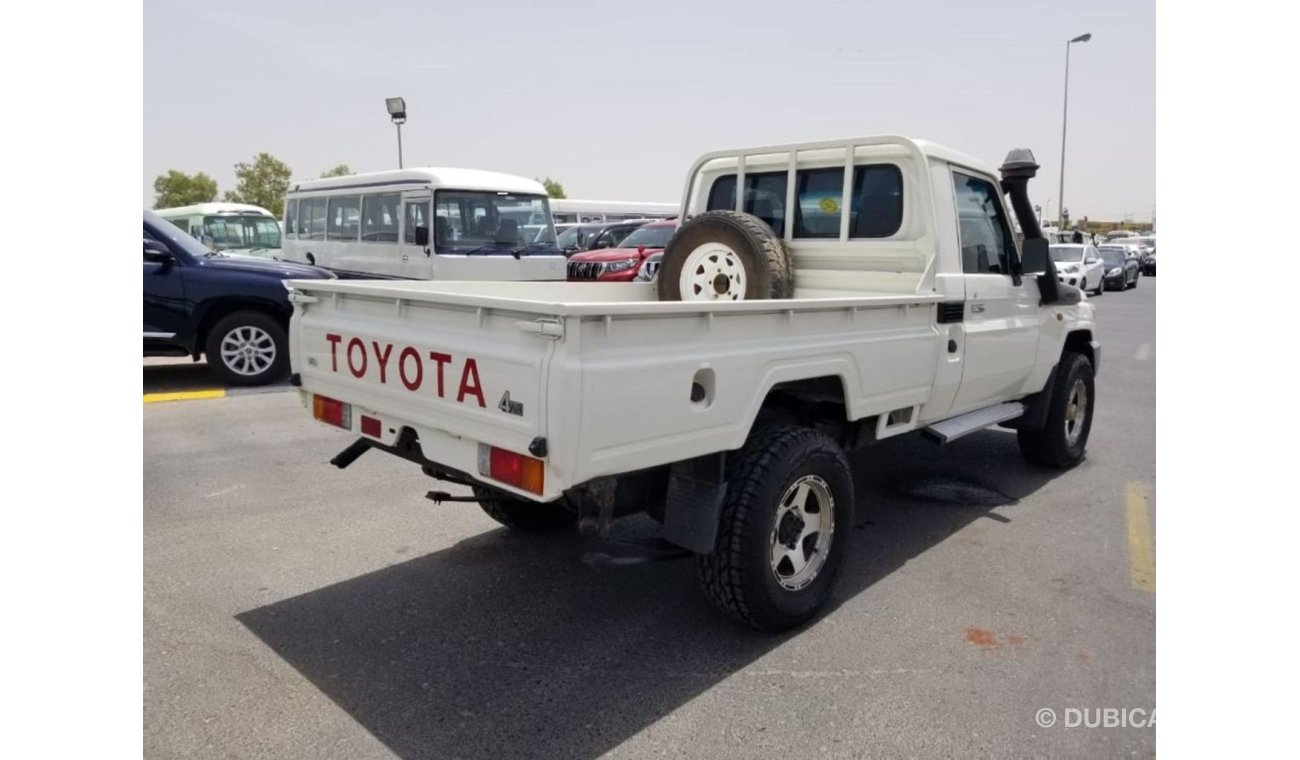 تويوتا لاند كروزر بيك آب Land Cruiser RIGHT HAND DRIVE (Stock no PM 104 )