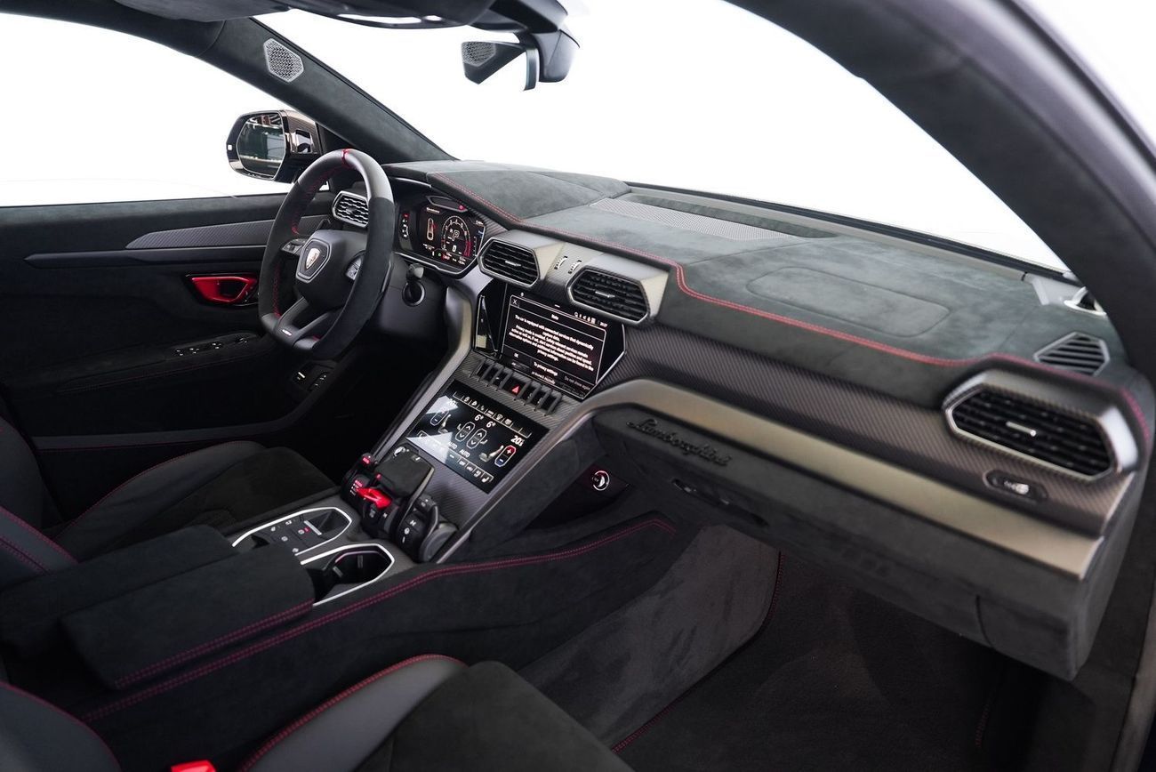 لامبورغيني اوروس 4.0T V8 Performante