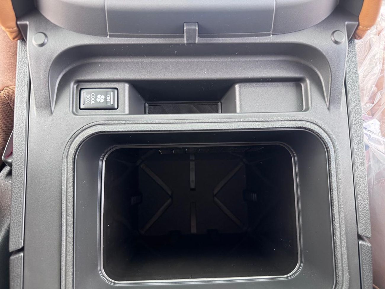 Nissan Patrol LE PLATINUM CITY 3.5L_ 2026_ (BLACK _TAN)