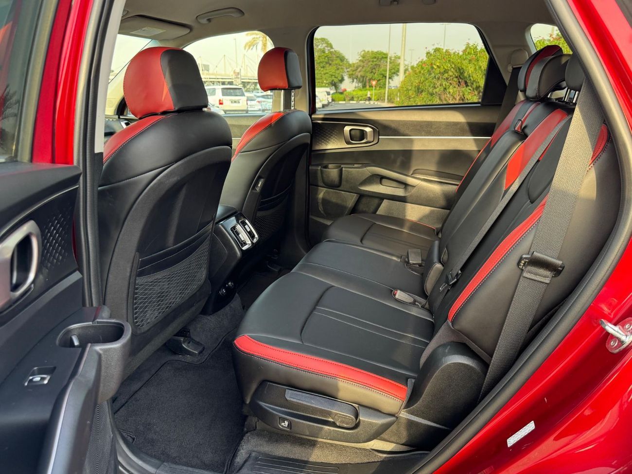 Kia Sorento Std 2.5L AWD KIA SORENTO 2.5L AWD UAE PASS