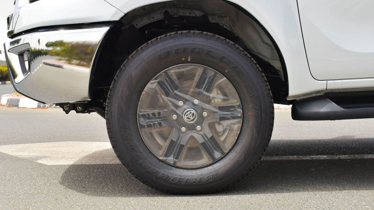 تويوتا هيلوكس ECTAGR003 – 2025 Toyota Hilux Double Cab High Options - 2.4L Diesel Manual 4wd - White w Black