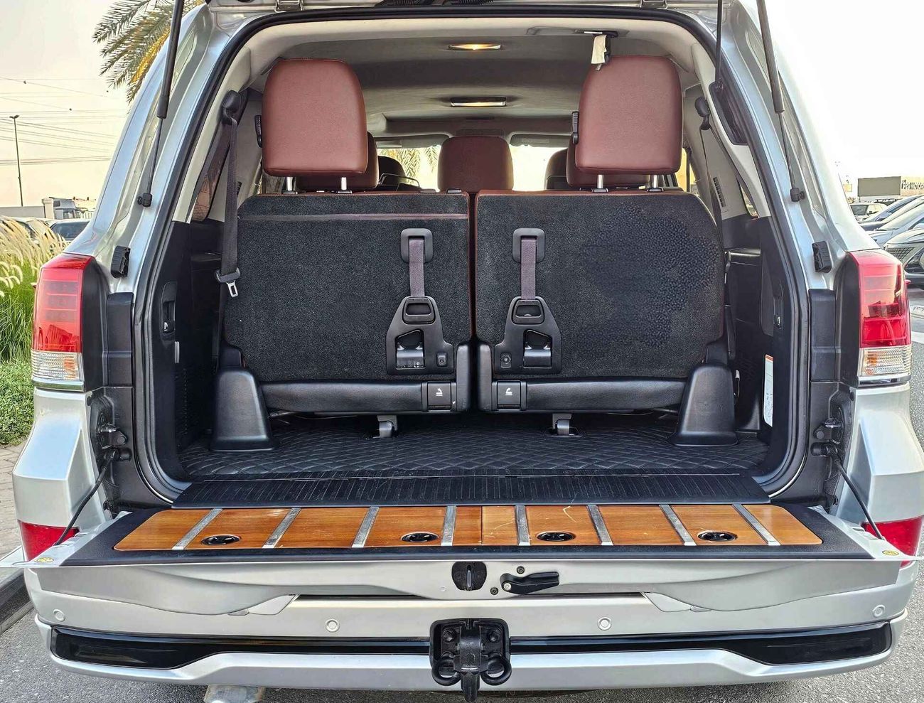 تويوتا لاند كروزر VXR 5.7 V8/ ORG SHAPE/ HYUDRAULIC/ FULL OPTION/ LOT# 55502