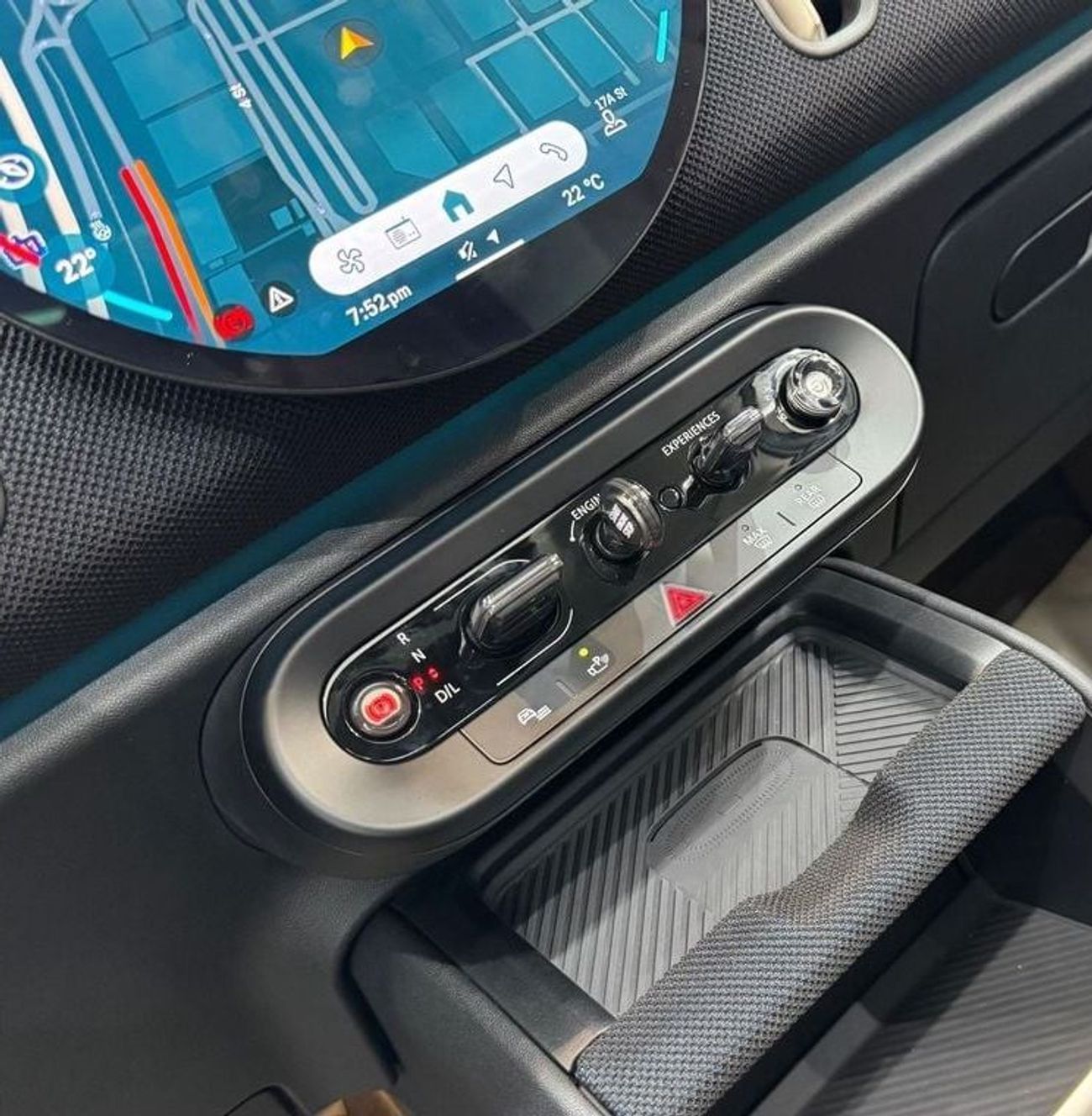 Mini Countryman Std 2024 MINI Countryman C, Feb 2027 MINI Warranty + Service Pack, Low Kms, GCC