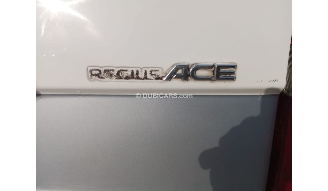 تويوتا هاياس TOYOTA HIACE RIGHT HAND DRIVE (PM954)