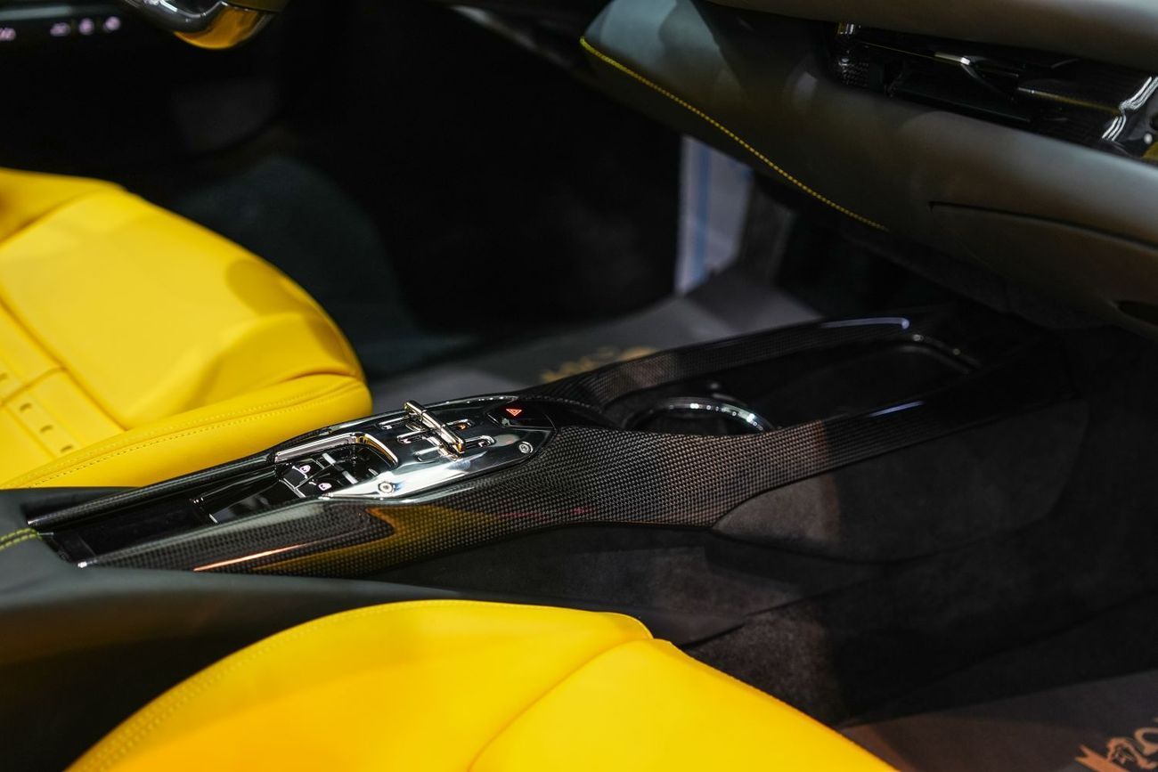 Ferrari 296 GTB 3.0T V6 PHEV Full Carbon Fiber Package, Daytona Seats, Carbon Fiber Wheels, Dealer Warranty + Servic