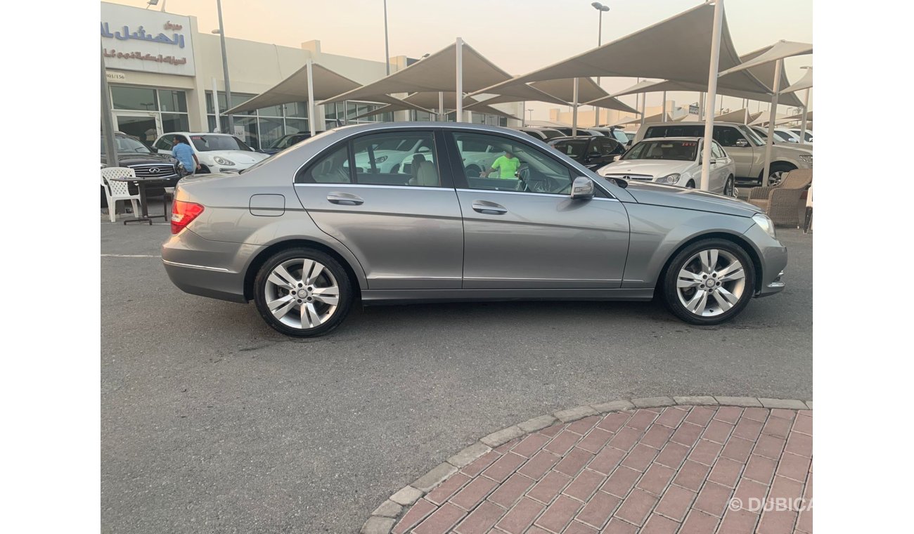 Mercedes-Benz C200 Mercedes C200_Gcc_2013_Excellent_Condihion _Full option