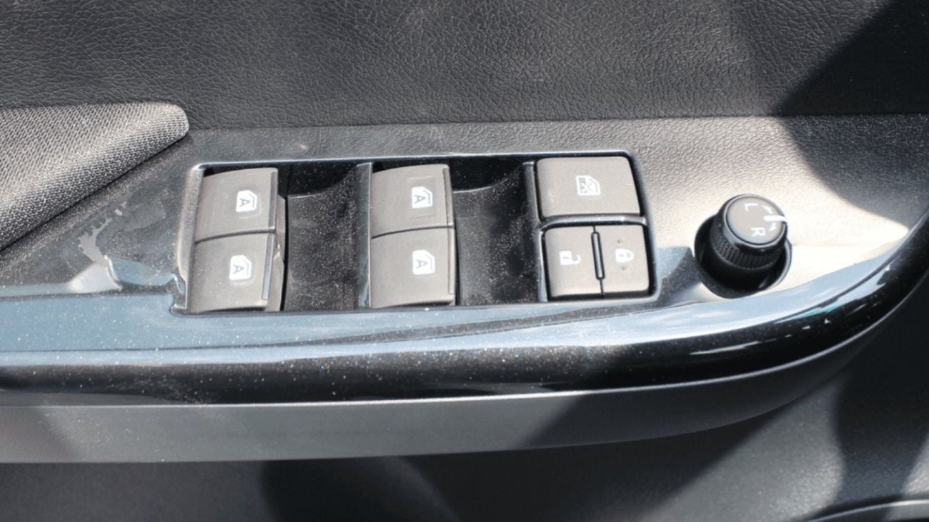 تويوتا هيلوكس HILUX 2.4L SR5 DIESEL