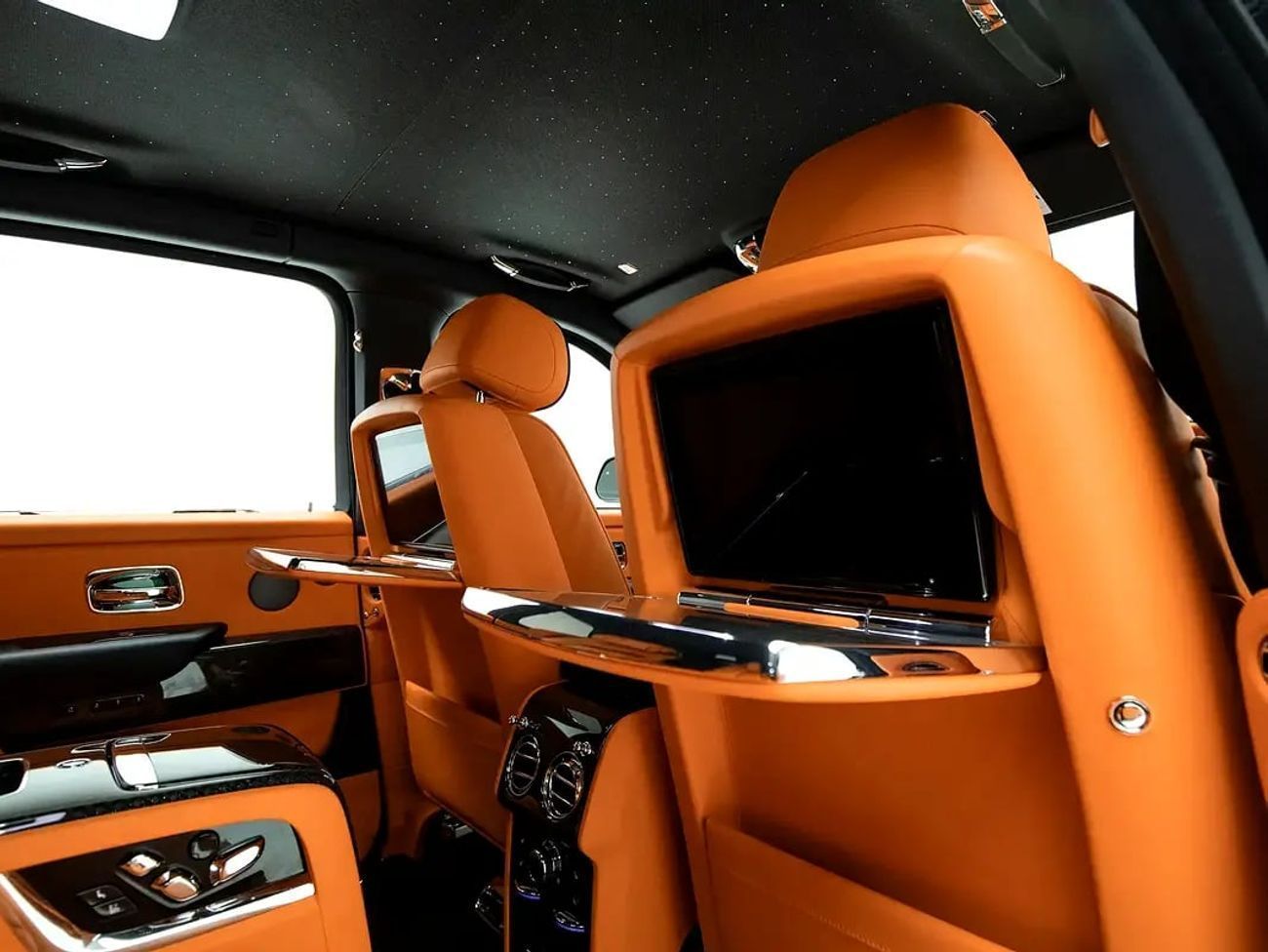 رولز رويس كولينان | Black Badge | GCC Spec | With Warranty and Service Contract