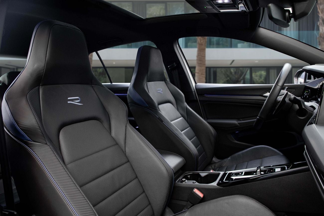 فولكس واجن جولف Golf R | 3,428 P.M | 0% Downpayment | LEATHER | SUNROOF | VW WARRANTY! | Ramadan Offer!