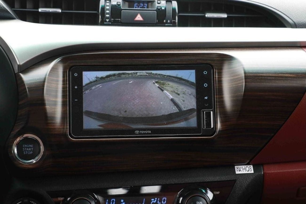 تويوتا هيلوكس 2025 TOYOTA HILUX HI 2.7 - PLATINUM WHITE PEARL inside MAROON | Export Only