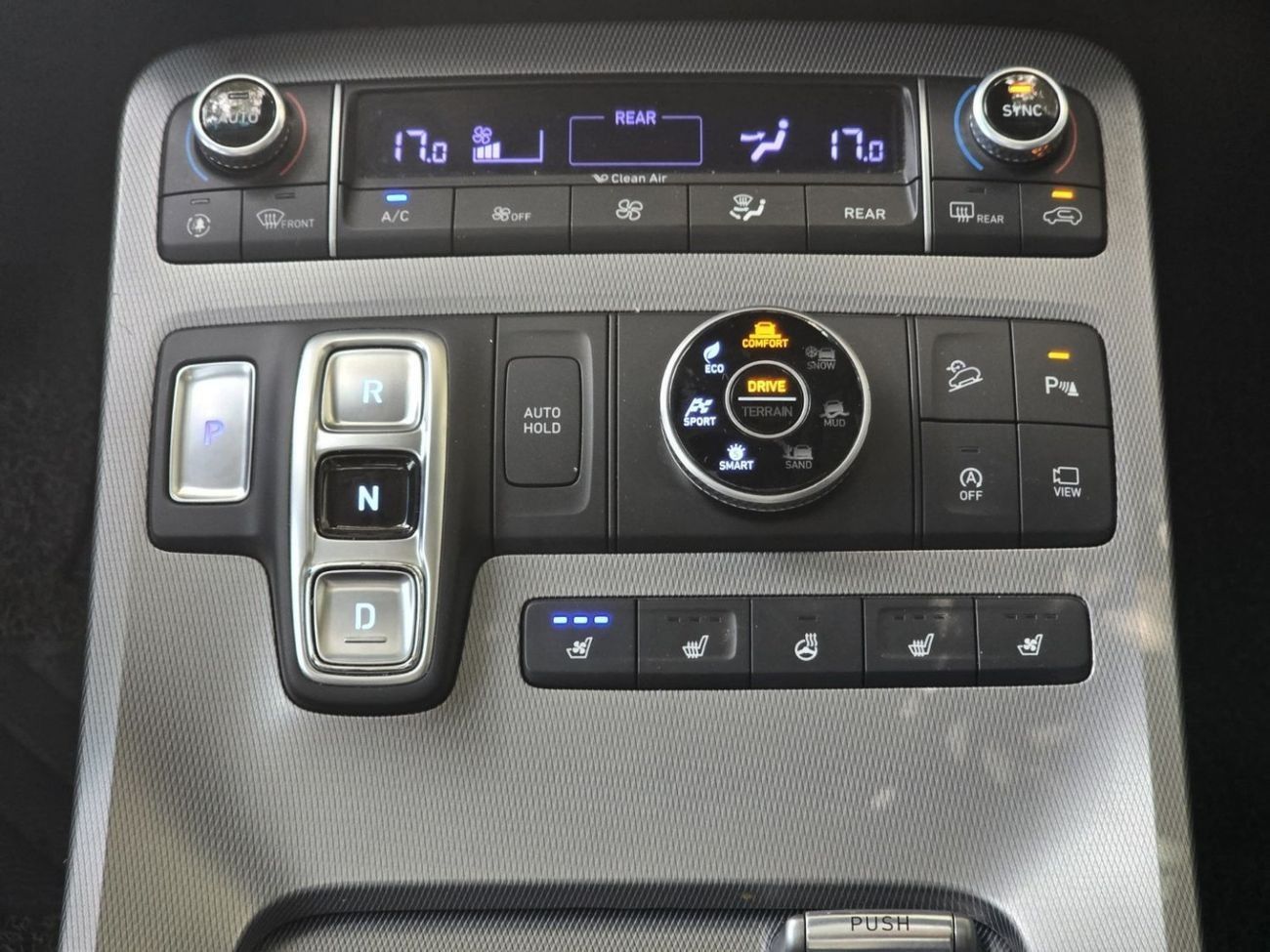 Hyundai Palisade Premium - Nappa 3.8L HYUNDAI PALISADE 2019 DIESEL FULL OPITION // PERFECT CONDITION