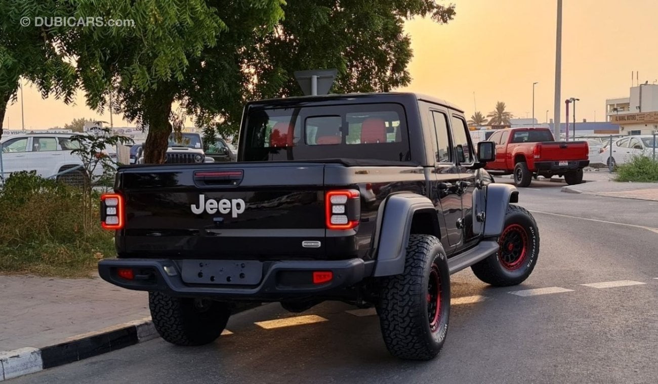 Jeep Gladiator Overland GCC- Export AED 172000 - Retail AED 179000