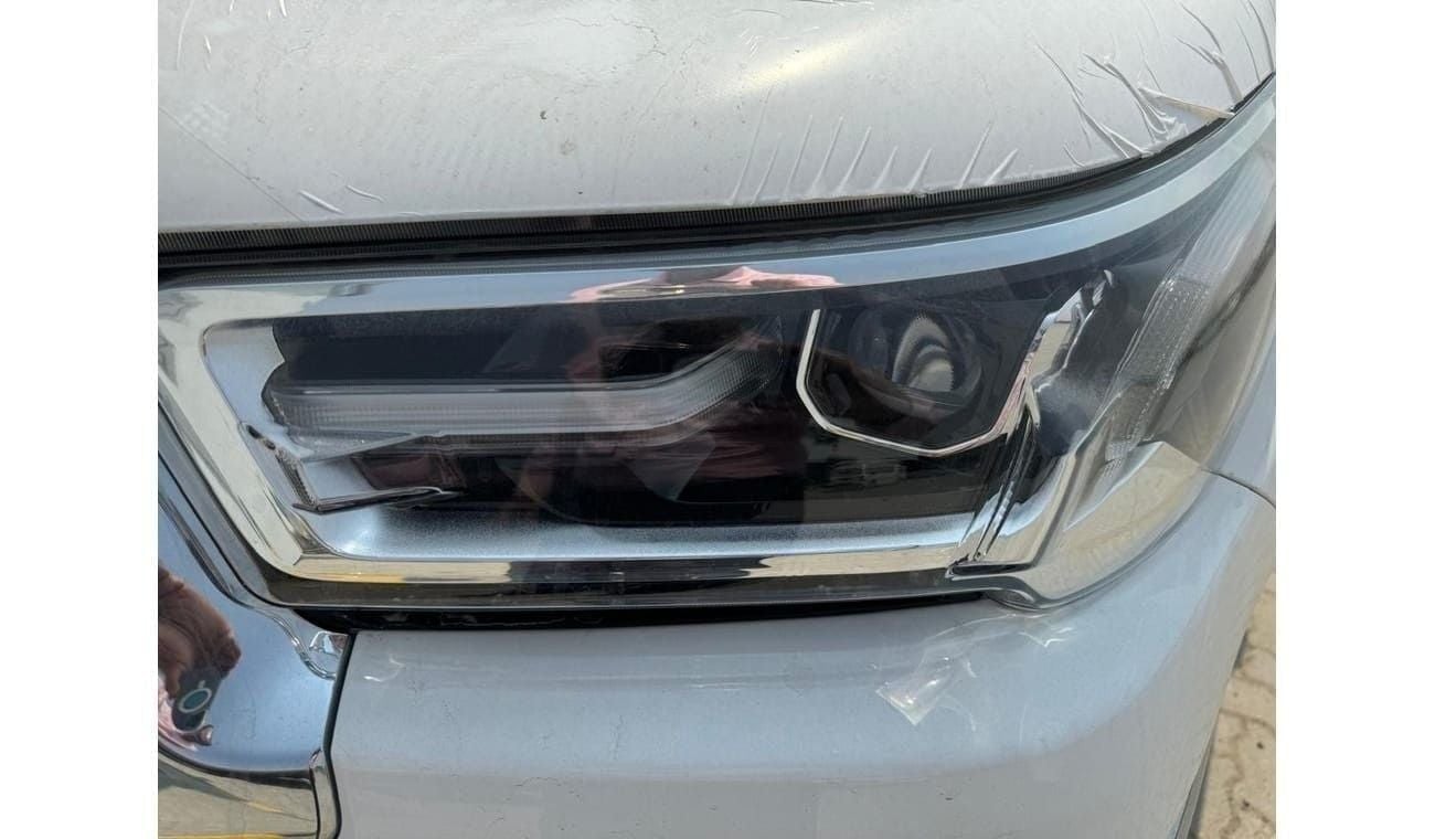 Toyota Hilux Toyota Hilux 2.7L Petrol AT Full Option Without Bush Start MY2025