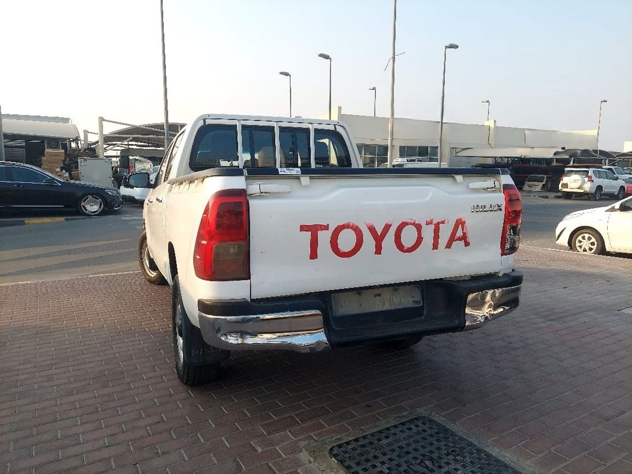 Toyota Hilux DC 2.4L 4WD DIESEL MANUAL TRANSMISSION