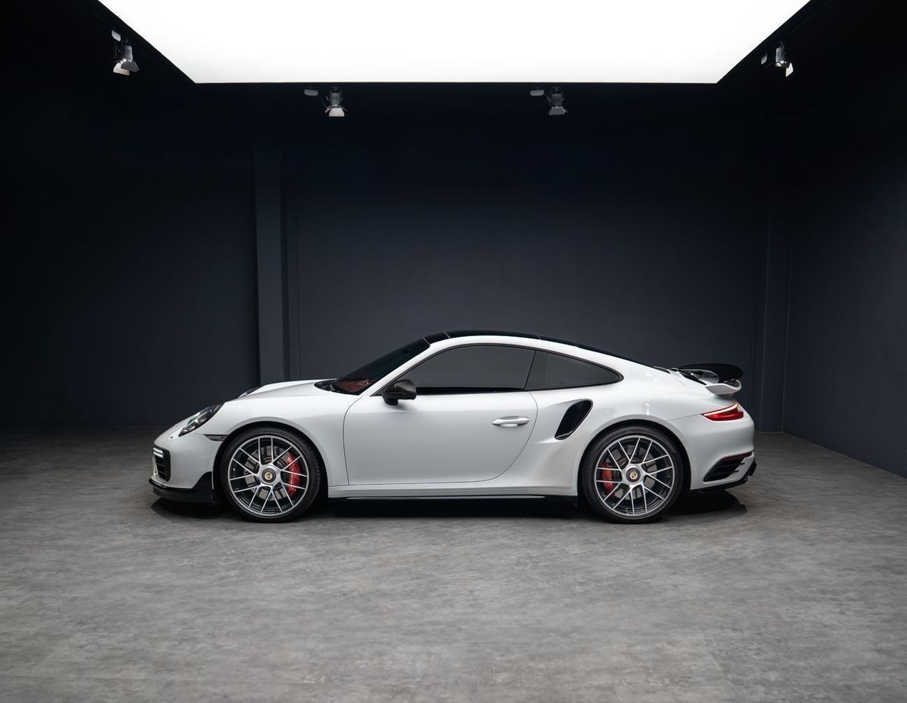 Porsche 911 8,725x48 • 20% DP • 2017 Porsche 911 Turbo 991.2 3.8L 540 BHP • Porsche Warranty December 2028 • GCC