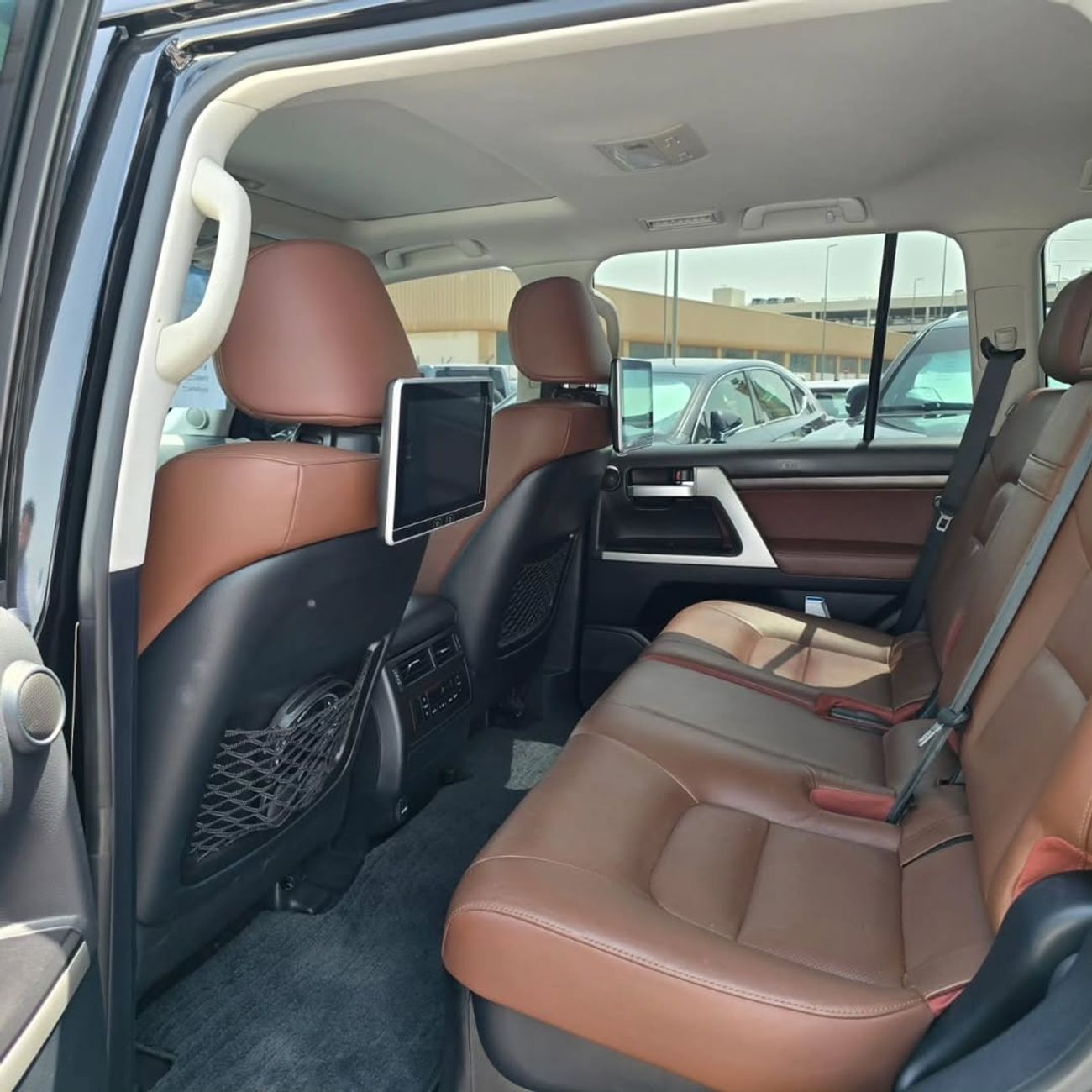 تويوتا لاند كروزر TOYOTA LANDCRUISER VXR V8 5.7