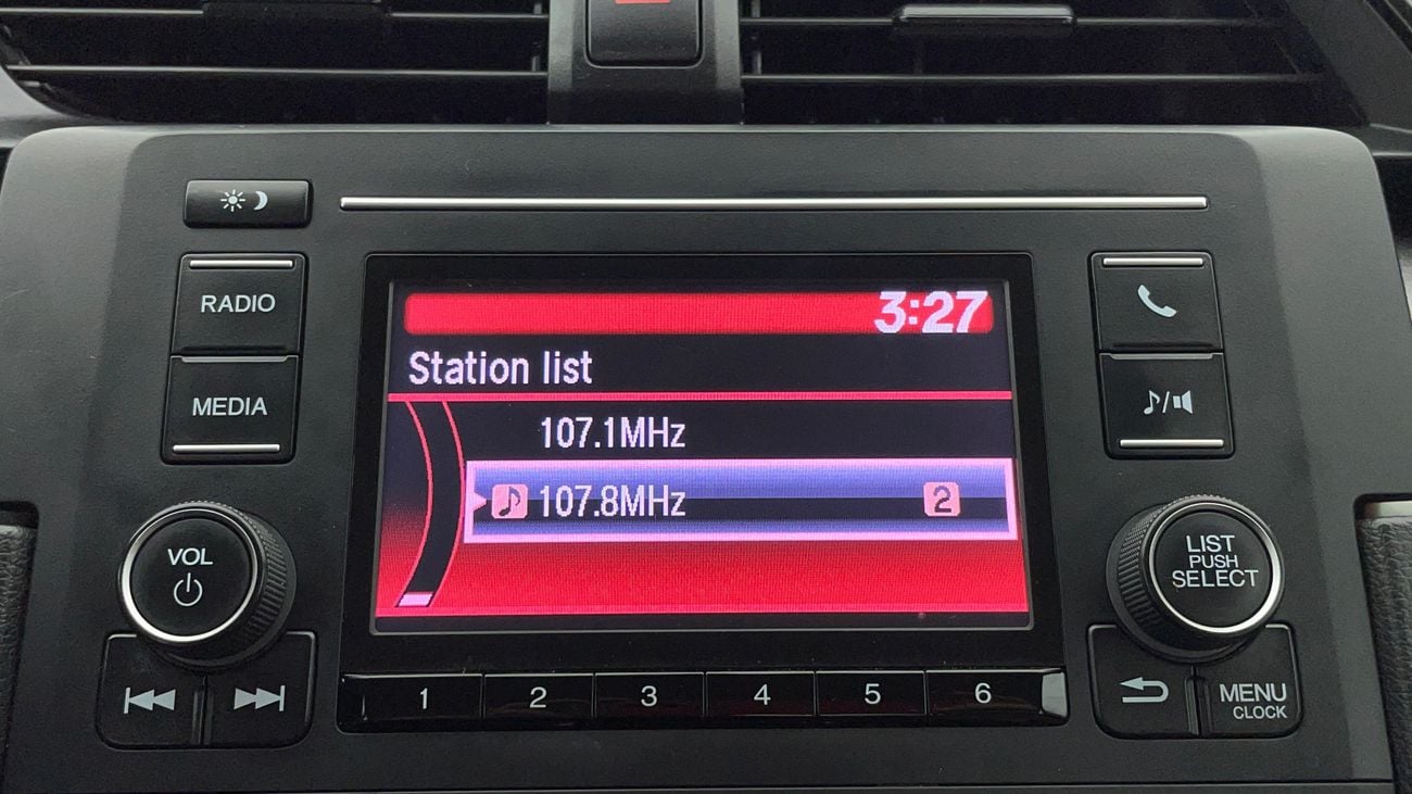 هوندا سيفيك DX 1.6 | بدون دفعة مقدمة | اختبار قيادة مجاني للمنزل