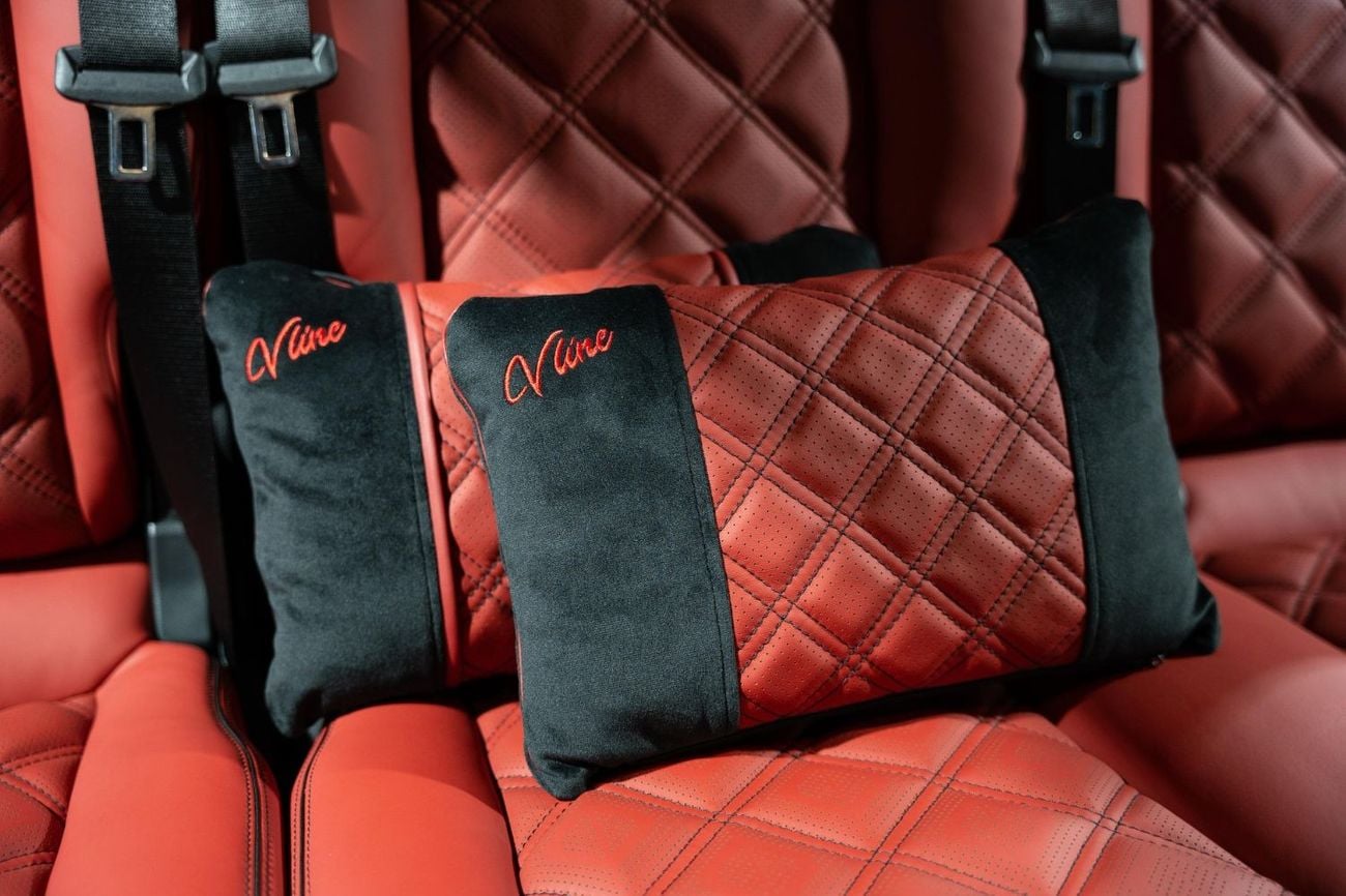 مرسيدس بنز V 300 NEW 2025 MODEL FACELIFT LUXURY EDITION MERCEDES GCC V300 with ADDITIONAL REAR AC - 2 YEARS WARRANTY