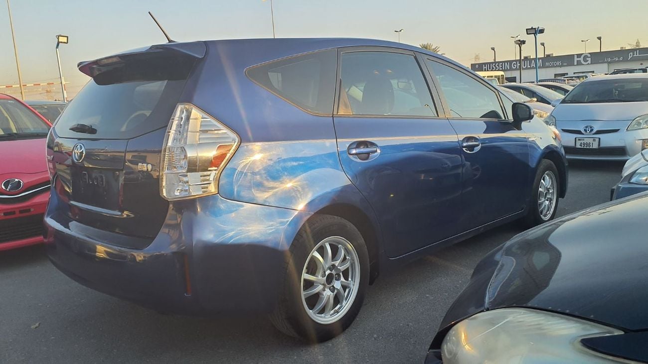 Toyota Prius Prius Alpha 7 Seater Orignal LHD