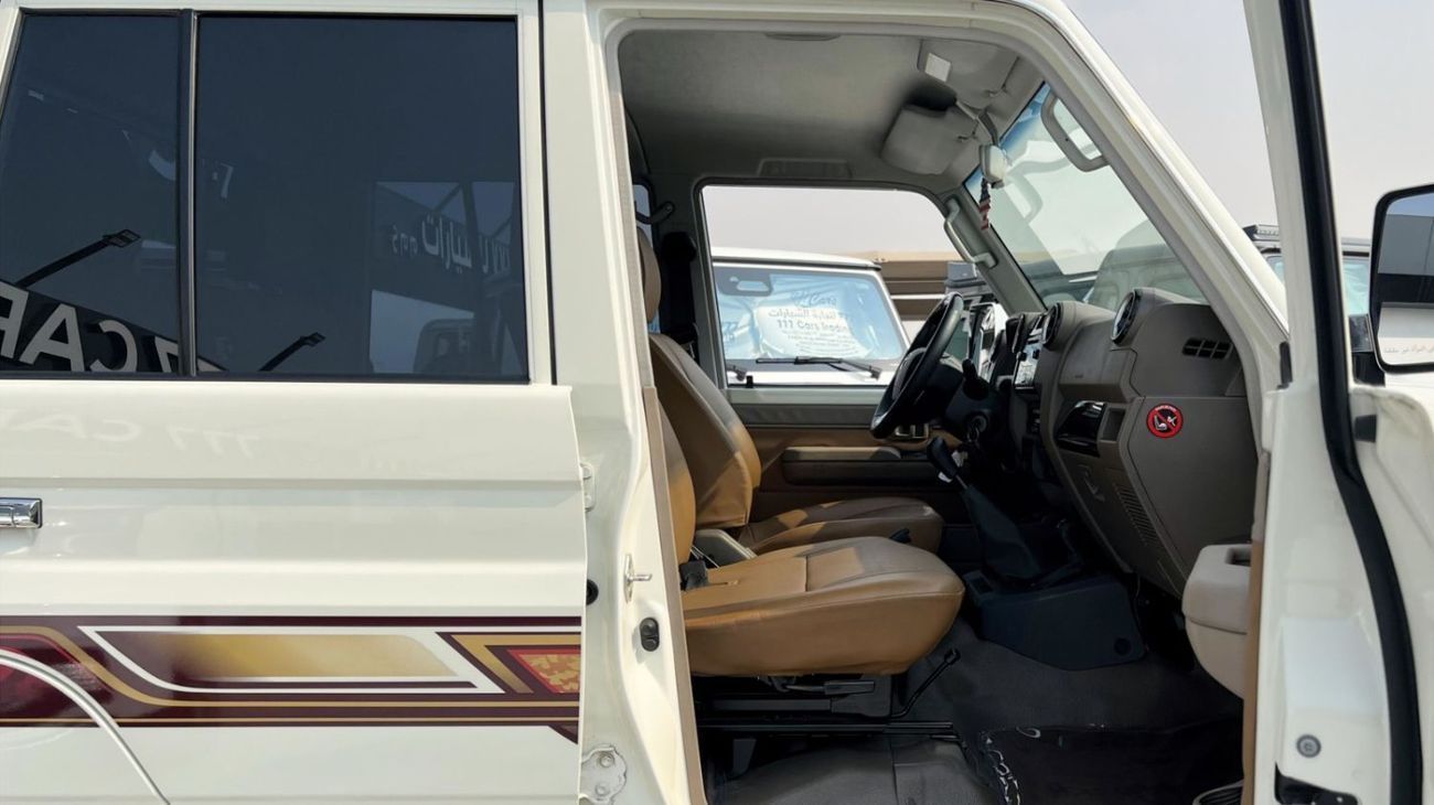 تويوتا لاند كروزر بيك آب 4.0L Double Cab