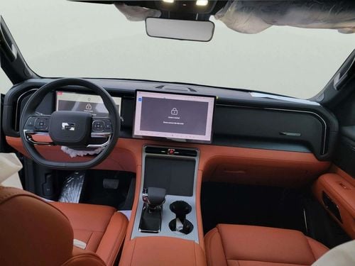 بولستون 01 ROX 01 VIP 6 SEATS BIG BATTERY WITH KITCHEN HOOK SIDE PEDAL FULL OPTION 2025