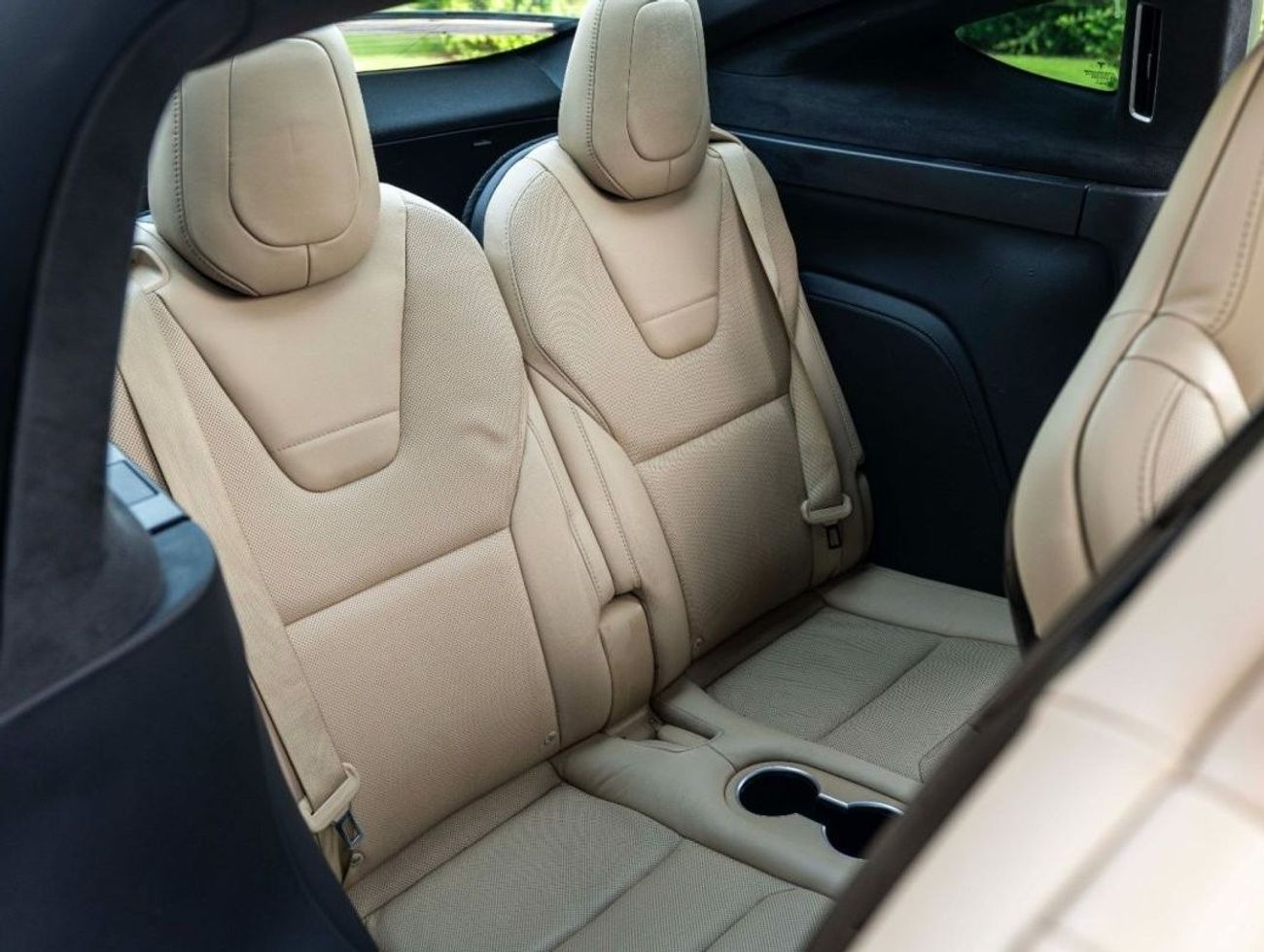 تسلا موديل اكس TESLA MODEL X P 90D LUDICROUS MODE • 7-SEATER • FULLY LOADED • FULL SERVICE TESLA UAE