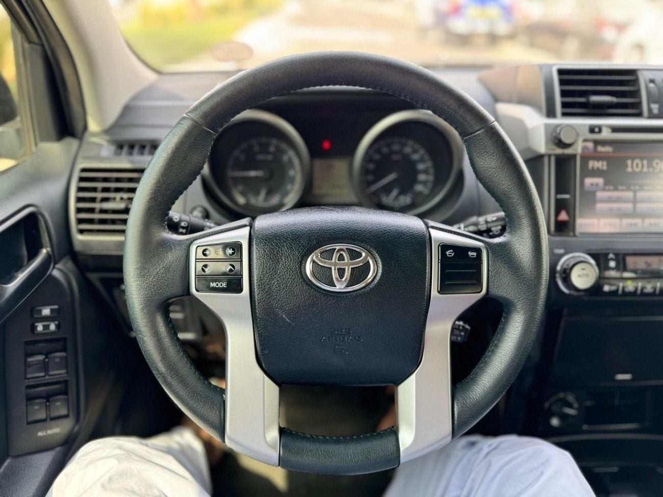 Toyota Prado VXR Toyota prado 2017 V4 black color full options