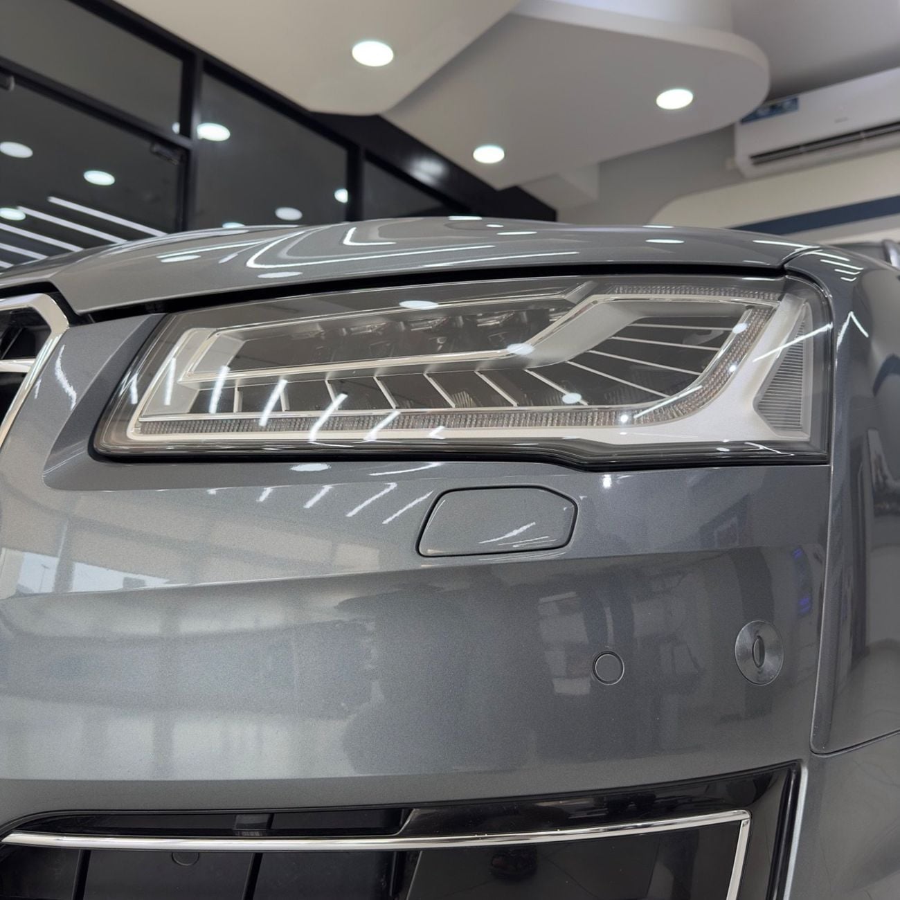 Audi A8 L 60 TFSI quattro Rear Package 4.0L