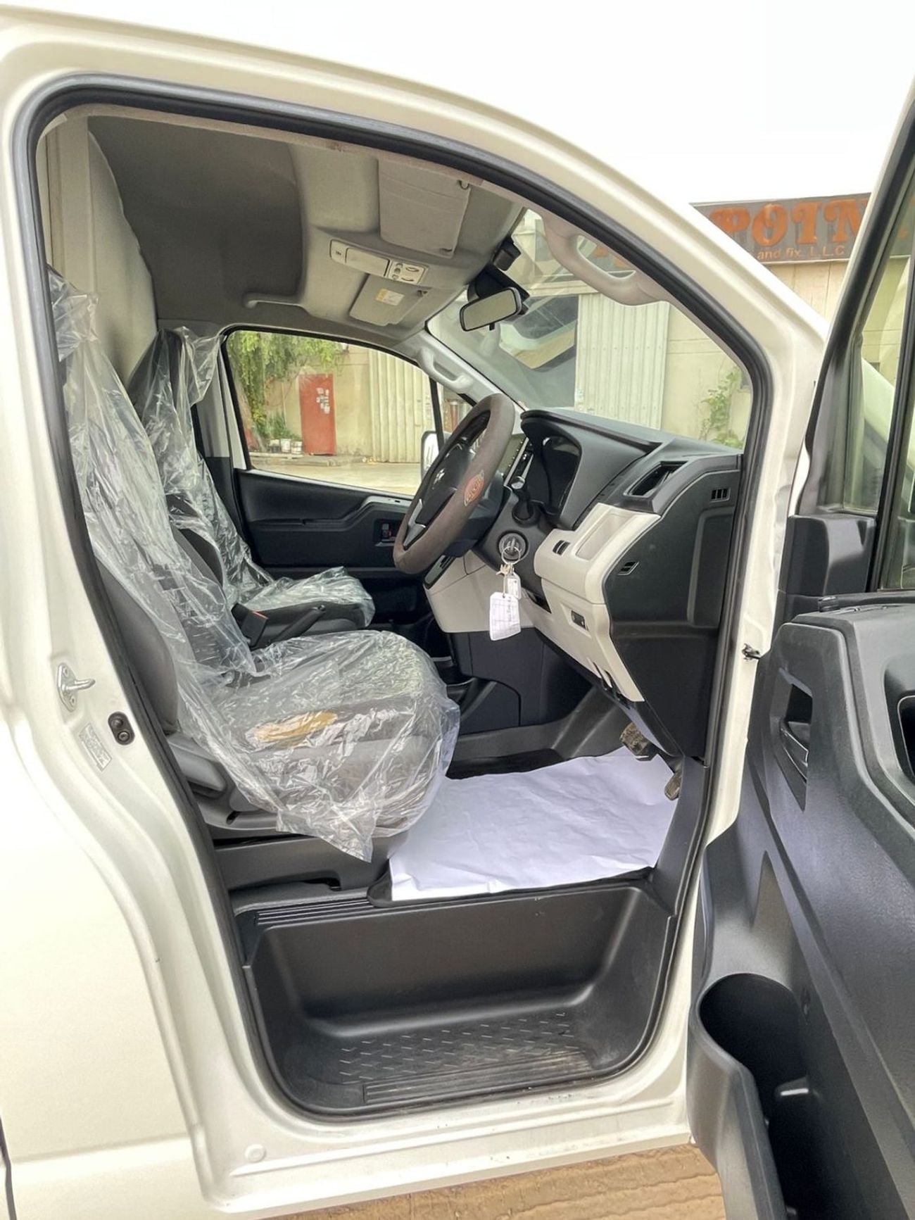 Toyota Hiace DLS - STD ROOF Right Hand Drive