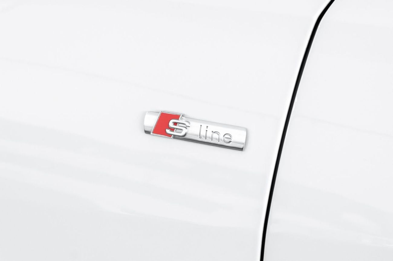 Audi Q8 55 TFSI S-LINE LUXURY 55 TFSI quattro (340 HP) 55TFSi (335 HP)