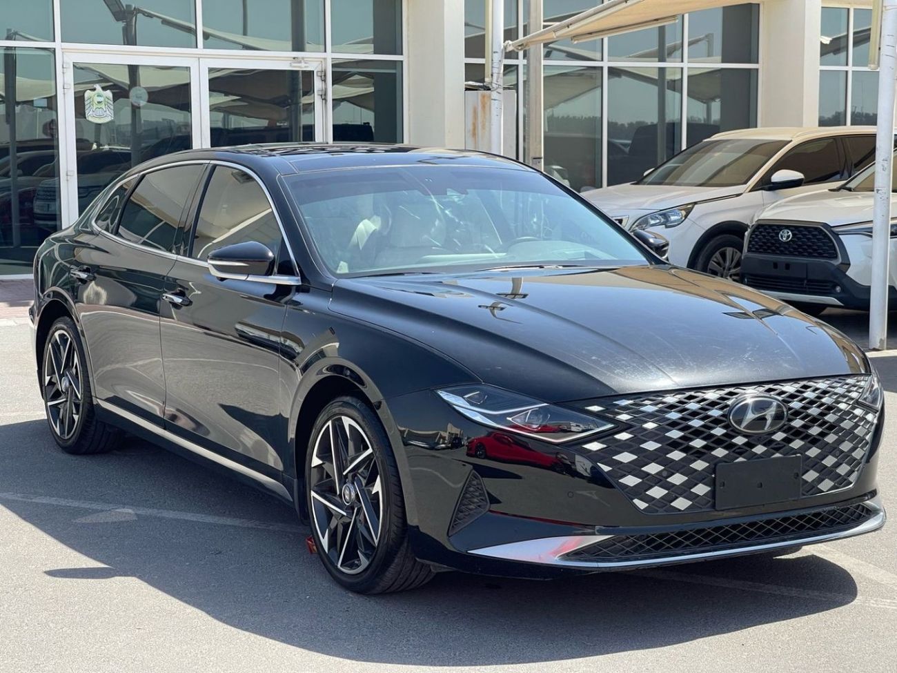 هيونداي أزيرا Hyundai AZERI GCC 2022 FULL OPTION ORIGINAL PAINT PERFECT CONDITION