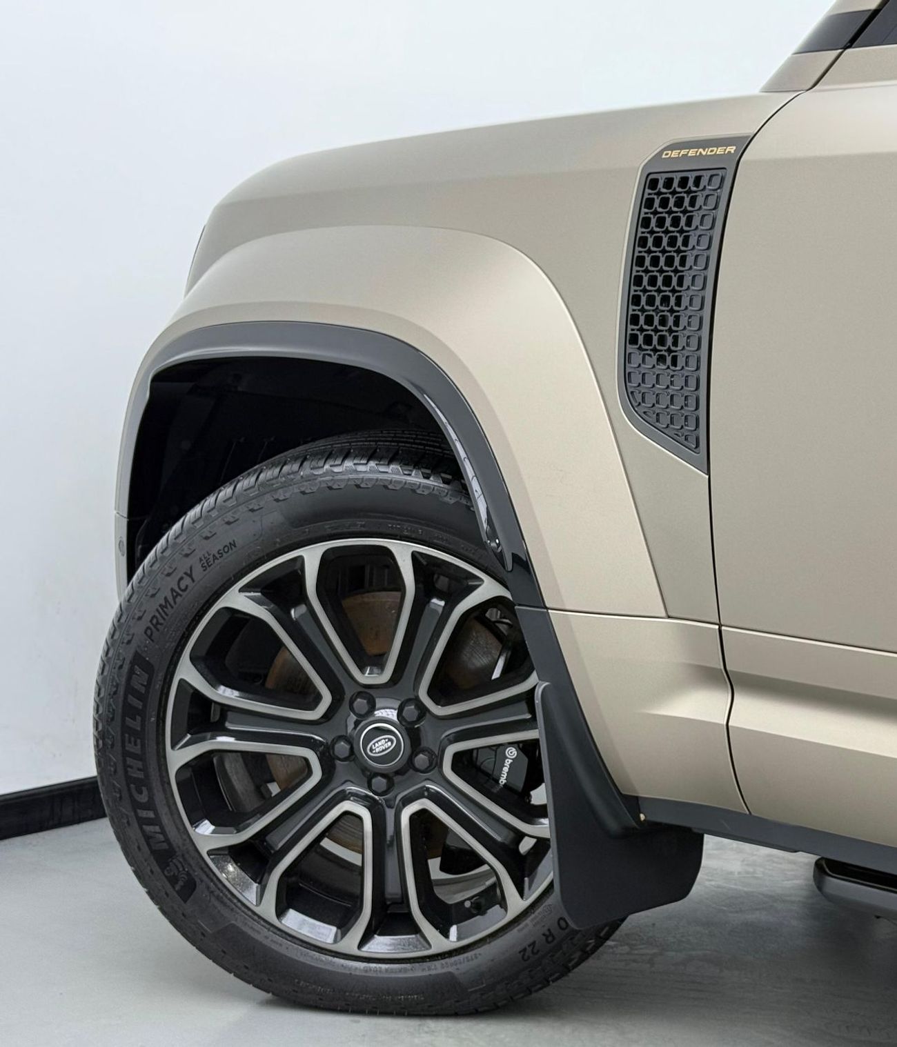 Land Rover Defender 110 P635 OCTA V8 *Brand New* 2025 Land Rover Defender 110 Octa, 2030 LR Warranty + Service Pack, Ful