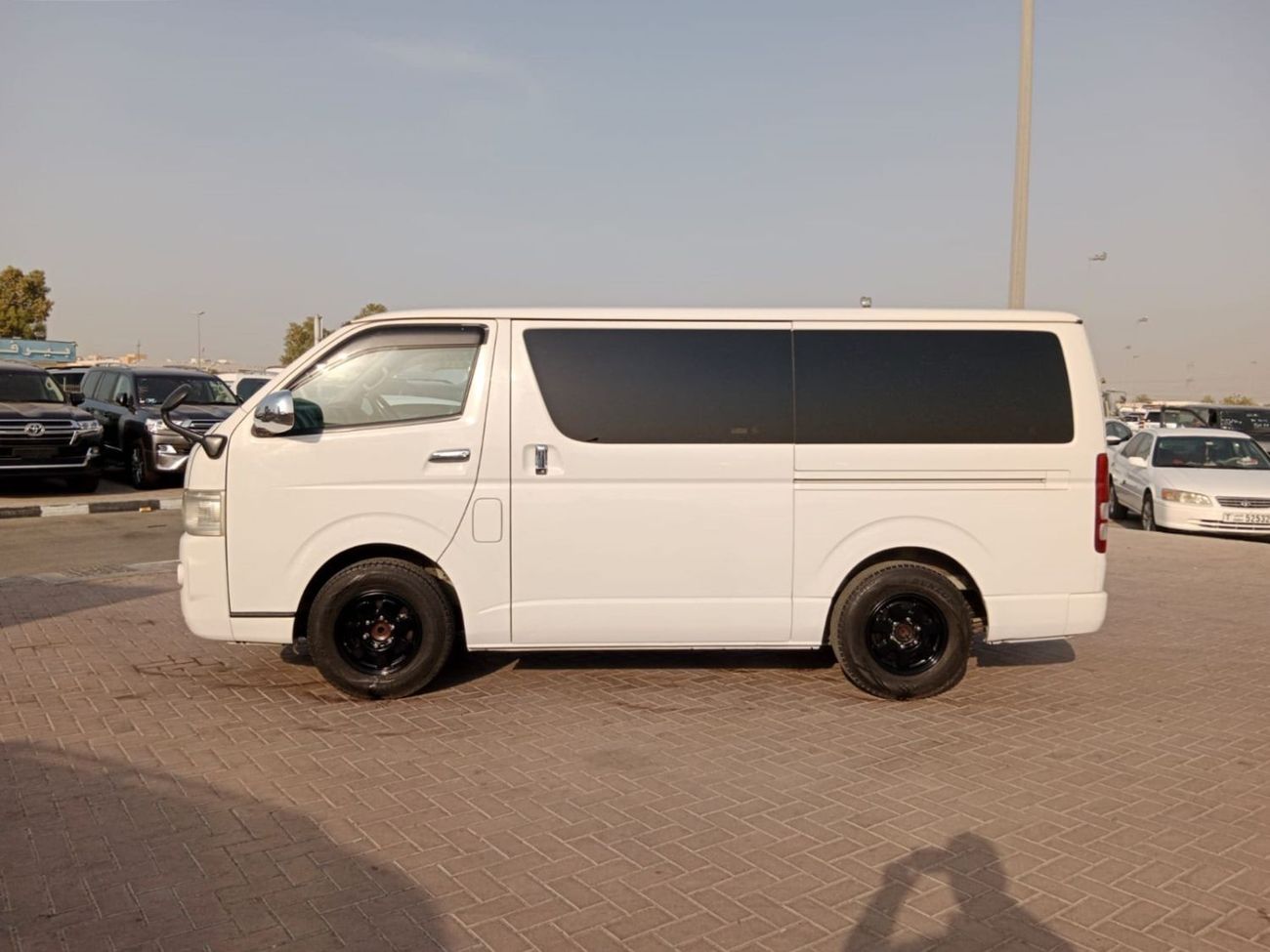 تويوتا هاياس TOYOTA HIACE VAN RIGHT HAND DRIVE (PM1613)