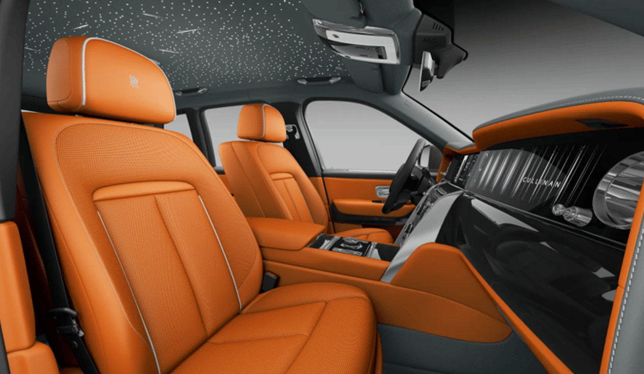 Rolls Royce Cullinan Series II Silver Badge STD In LHD