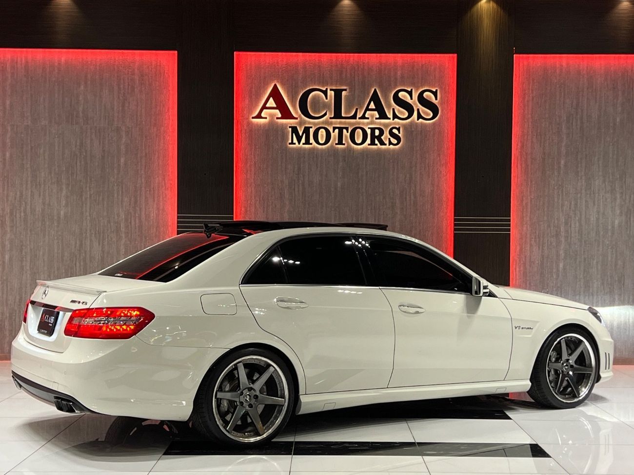 مرسيدس بنز E 63 AMG S 5.5L