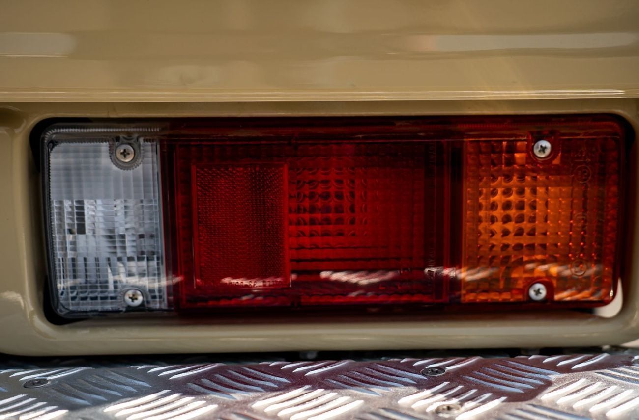 تويوتا لاند كروزر Toyota Land Cruiser Pickup LC79  S-C (4.0L  P A-T M-2025