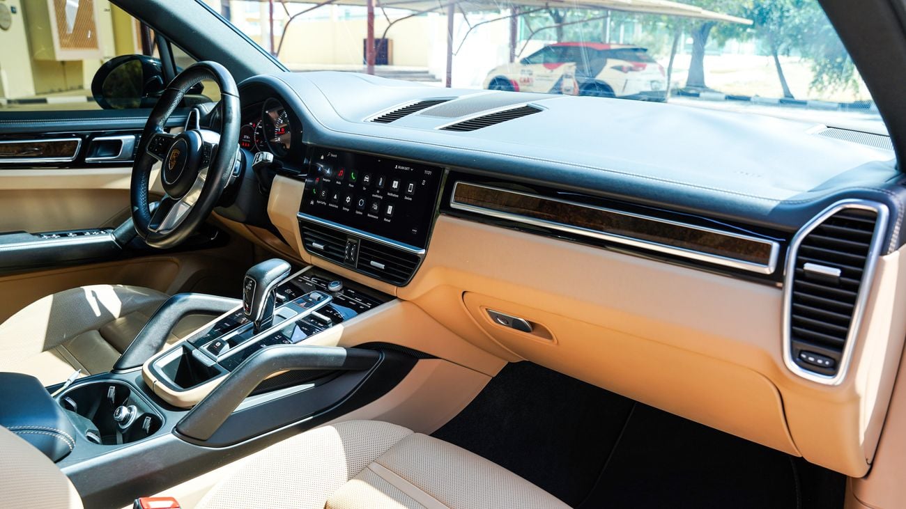 Porsche Cayenne Base