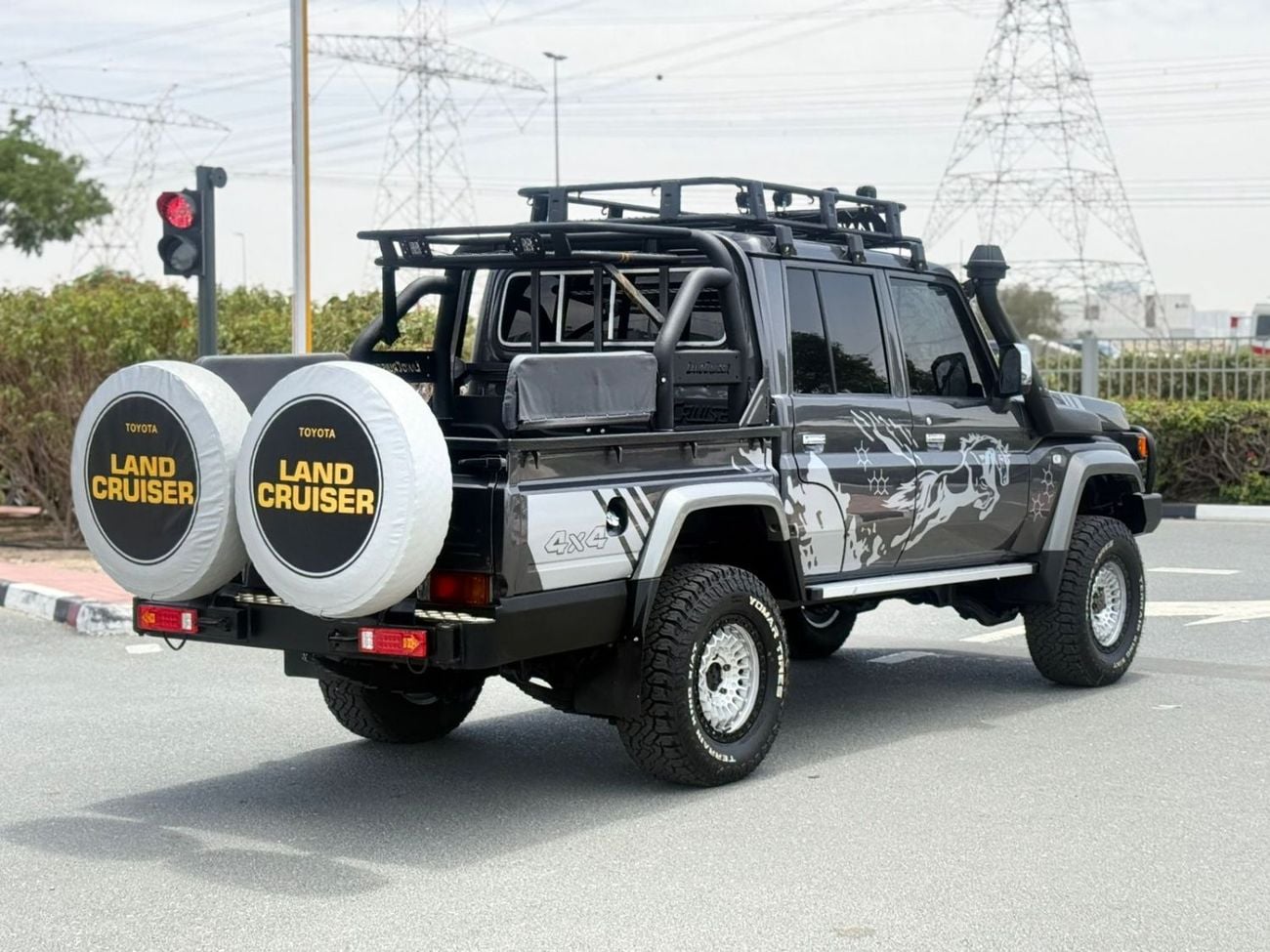 تويوتا لاند كروزر بيك آب -