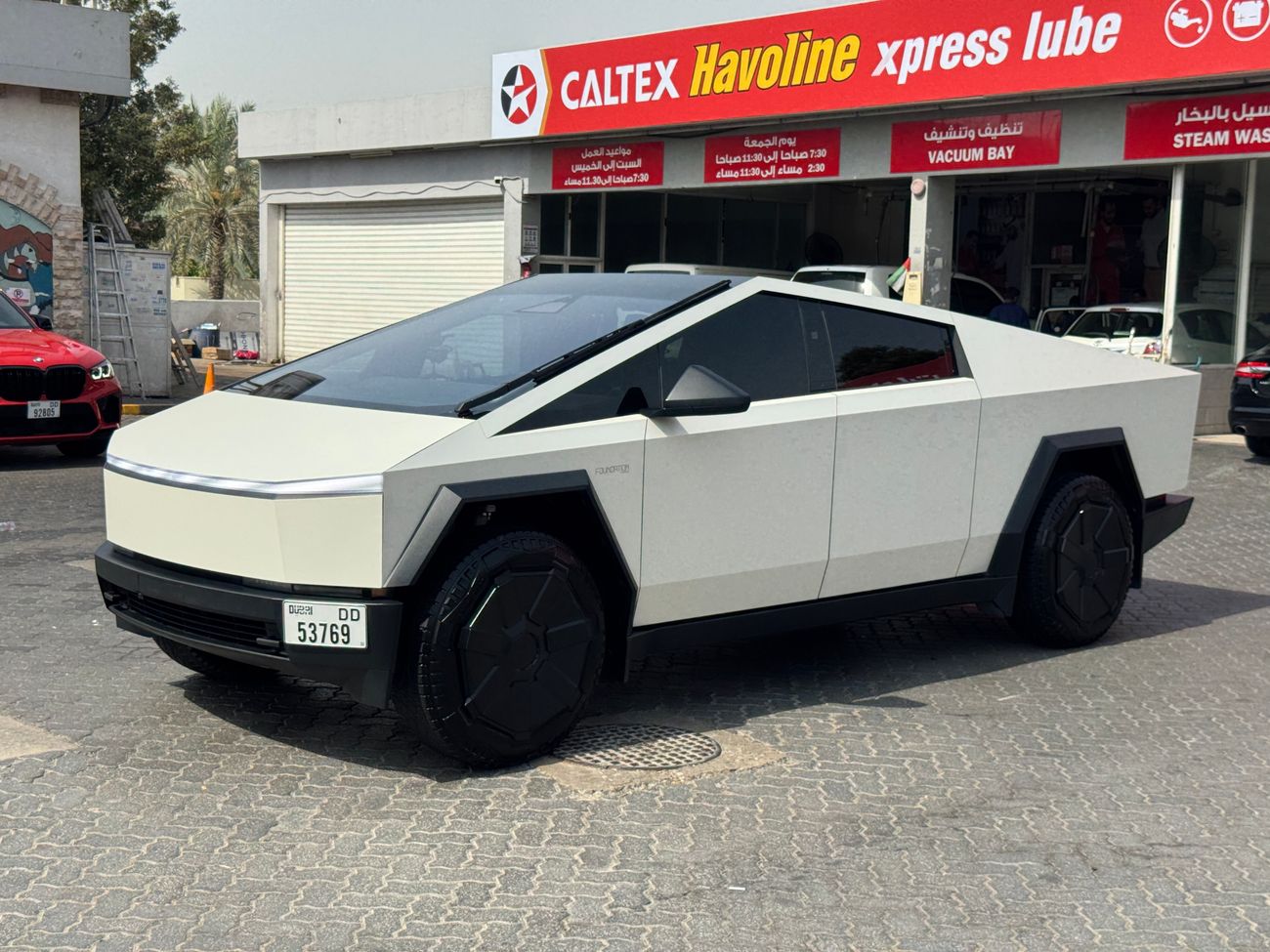 Tesla Cybertruck Cyberbeast