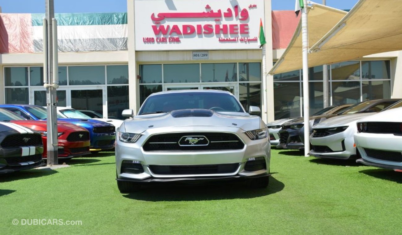 فورد موستانج FORD MUSTANG V6 2016/ Leather Seats/ Very Clean