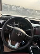 Toyota Hilux 2.7L - Super White Inside Red